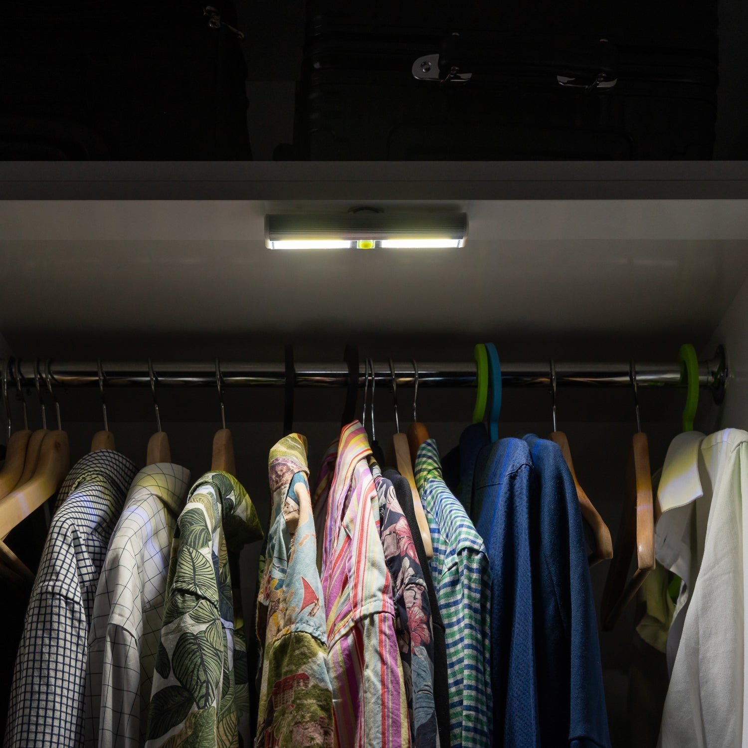 2 Pcs 200 Lumens Remote Controlled Cabinet Light Bars - 02