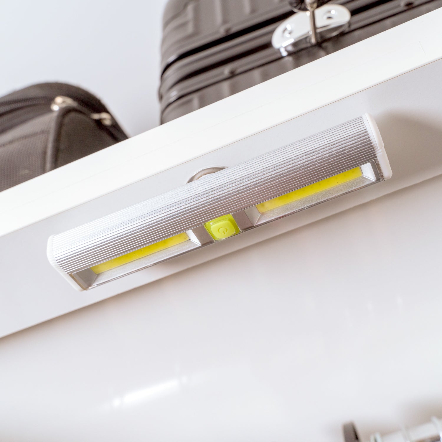 2 Pcs 200 Lumens Remote Controlled Cabinet Light Bars - 04
