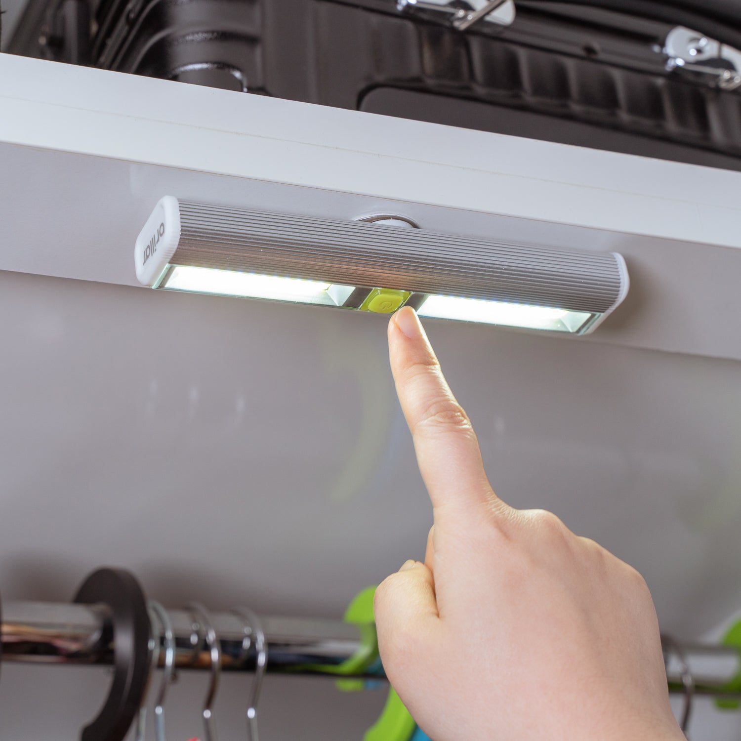 2 Pcs 200 Lumens Remote Controlled Cabinet Light Bars - 03