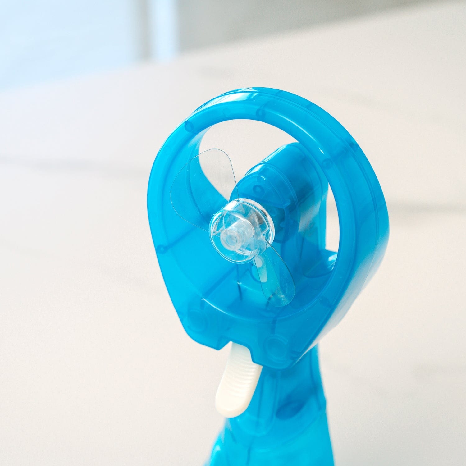 Lazy Dayz Water Spray Fan Blue - 03