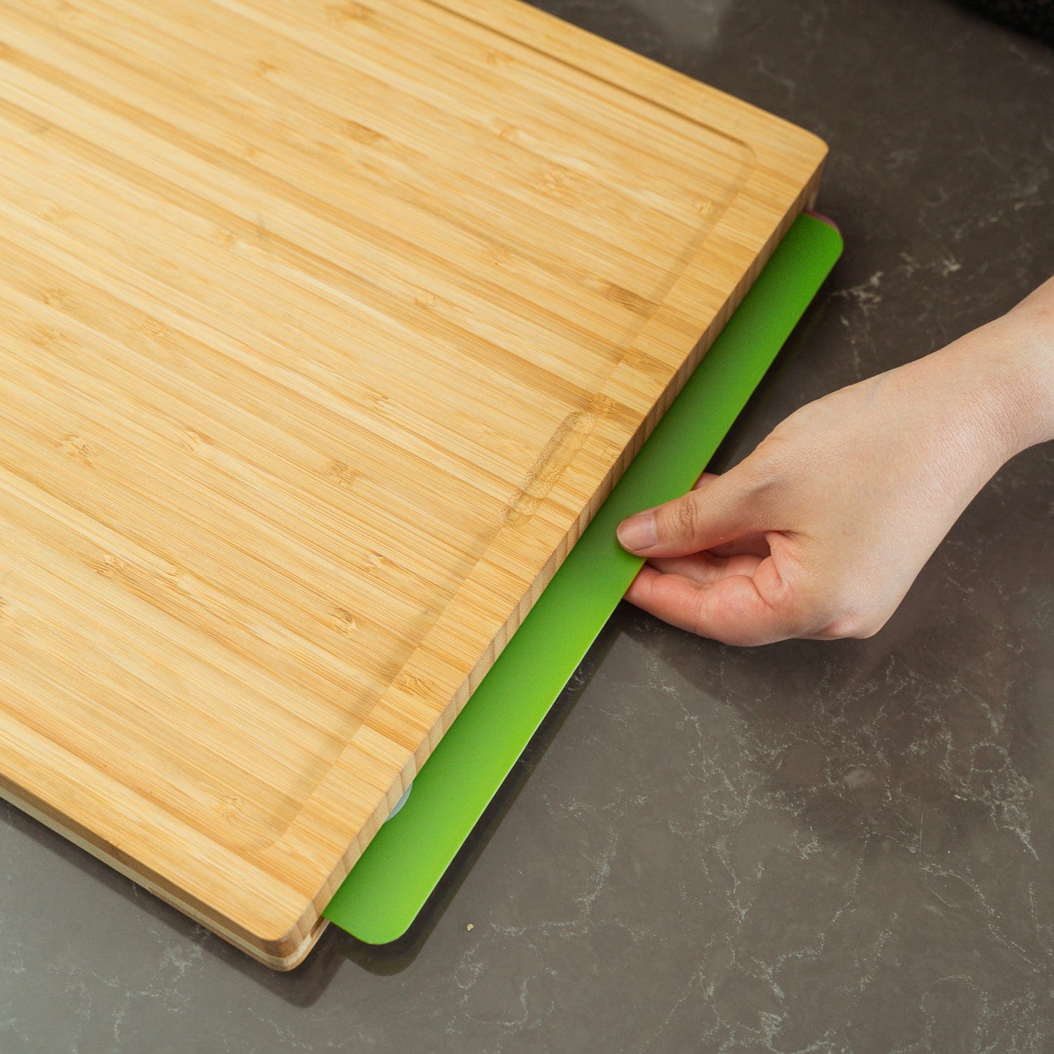 Bamboo Chopping Board With 5 Pcs Color Coded Flexible Cutting Mats - 02