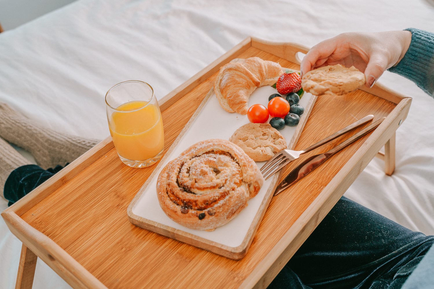 Foldable Bamboo Bed Tray Breakfast Serving Table - 12