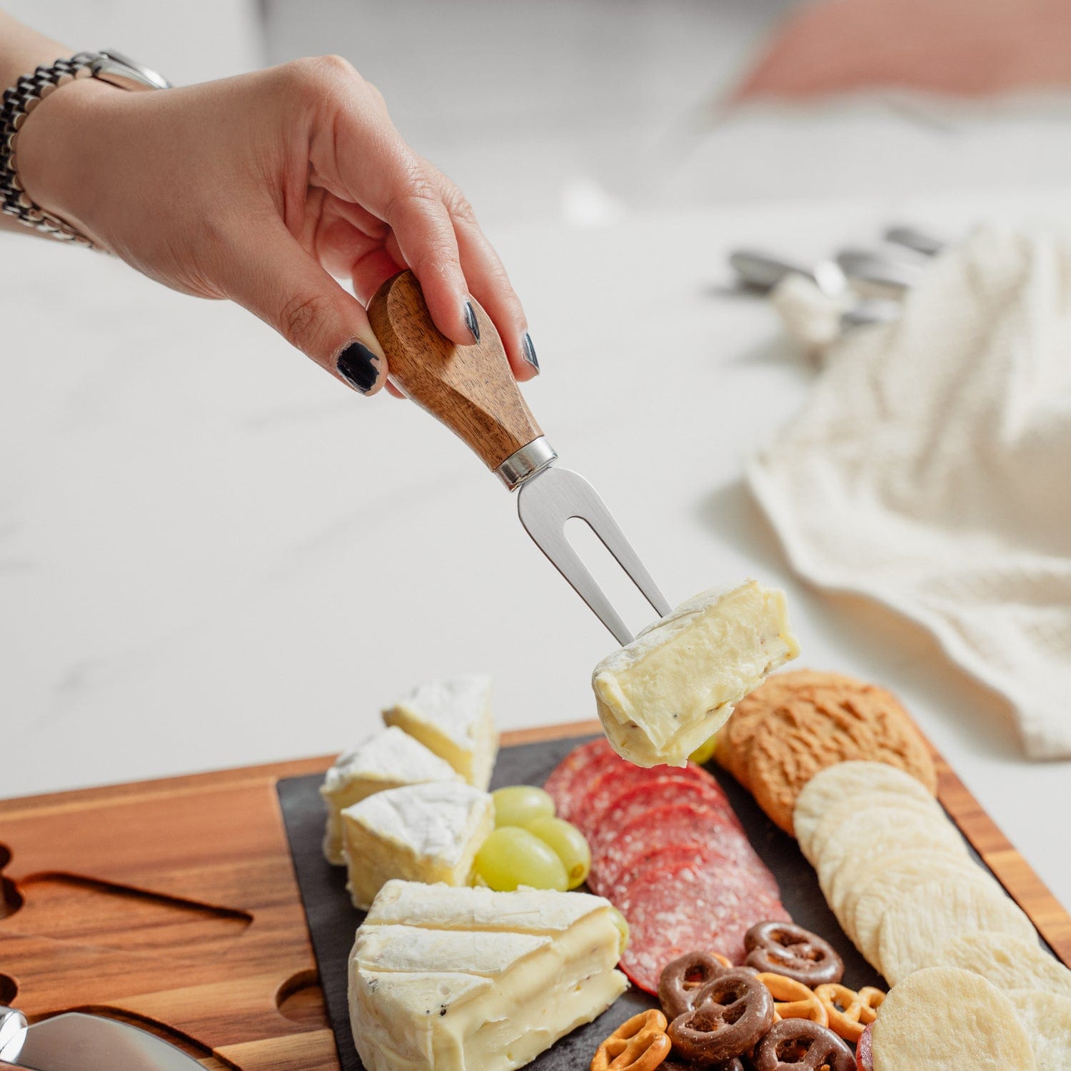 4 Pcs Clevinger Acacia Wood Slate Cheese Board With Knife Set - 07